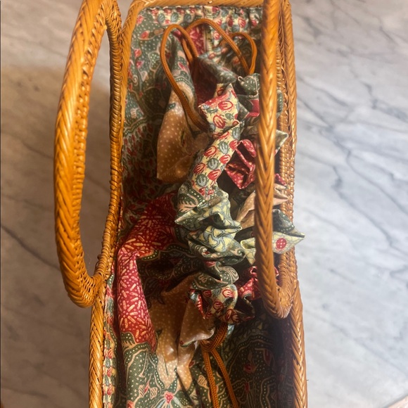 Handmade Bali Butterfly Rattan Tote Bag | Large Woven Wicker & Batik Lining - Picture 7 of 11